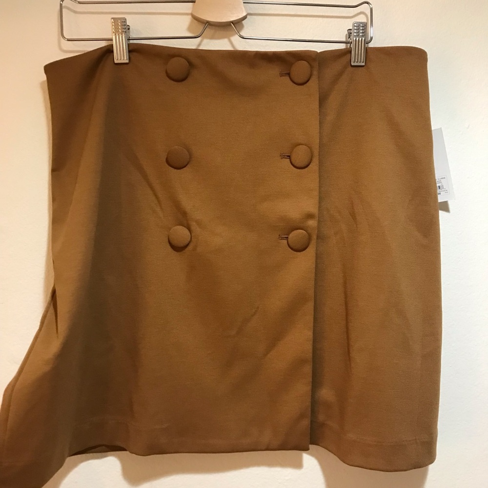 Candies cognac skirt with buttons NWT